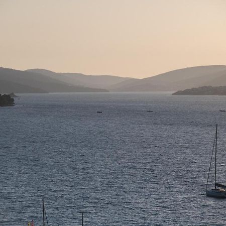Brand New Aparment With Sea View & Swimming Pool At Ciovo - Villa Fiorentini Trogir Dış mekan fotoğraf
