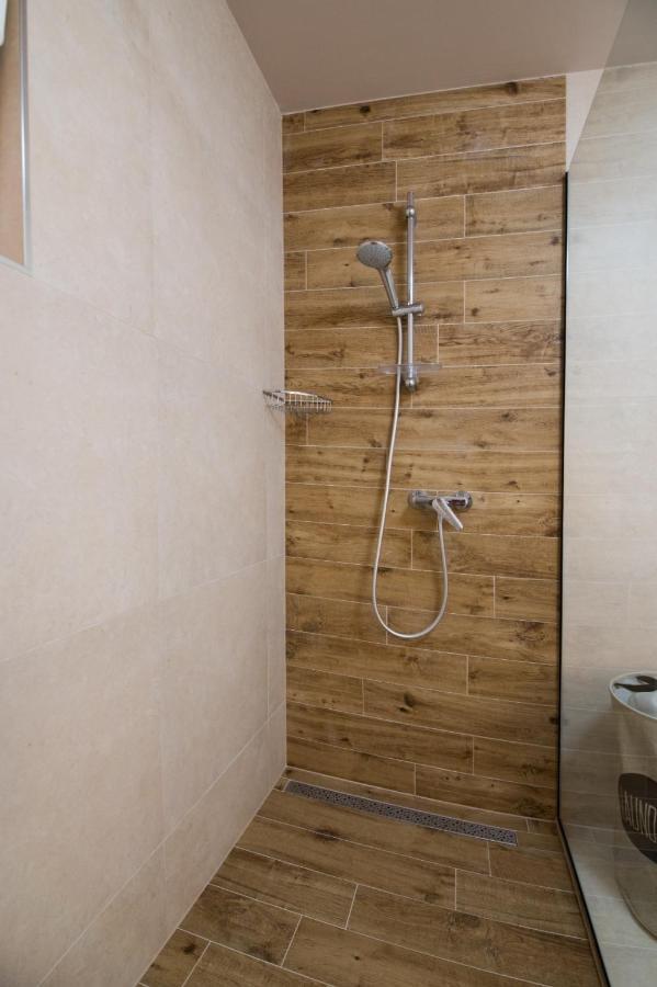 Brand New Aparment With Sea View & Swimming Pool At Ciovo - Villa Fiorentini Trogir Dış mekan fotoğraf
