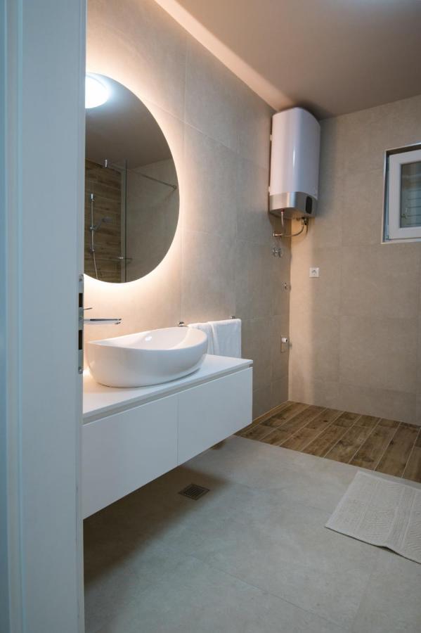 Brand New Aparment With Sea View & Swimming Pool At Ciovo - Villa Fiorentini Trogir Dış mekan fotoğraf